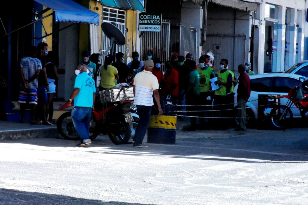 Camacã: Prefeitura contrata equipe para orientar e conter aglomeração no centro da cidade
